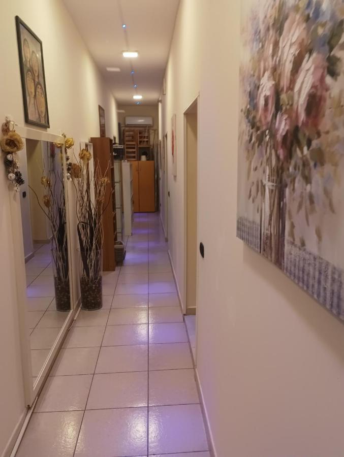 נאפולי Beb Maryposa Appartment מראה חיצוני תמונה