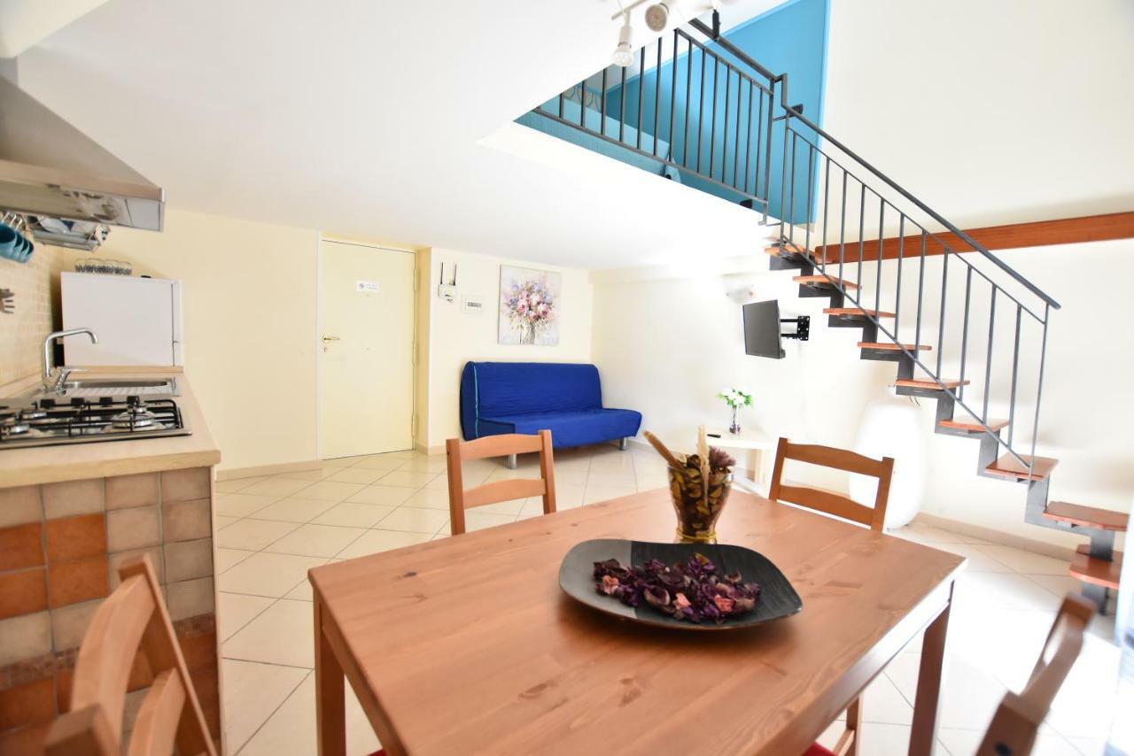נאפולי Beb Maryposa Appartment מראה חיצוני תמונה